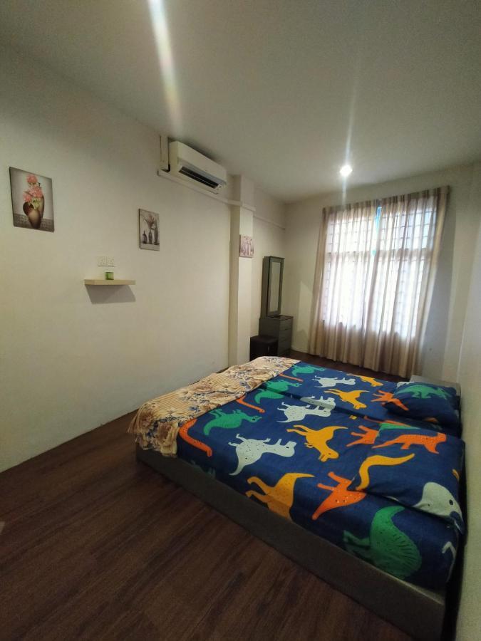 Joka-Joka Guesthouse Malacca Buitenkant foto